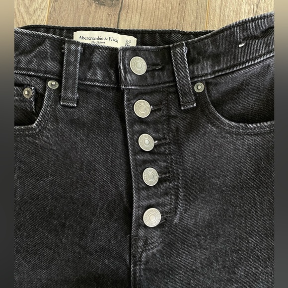 Abercrombie & Fitch “the skinny high rise” curve love, black, raw hem, 5 buttons - Picture 2 of 9